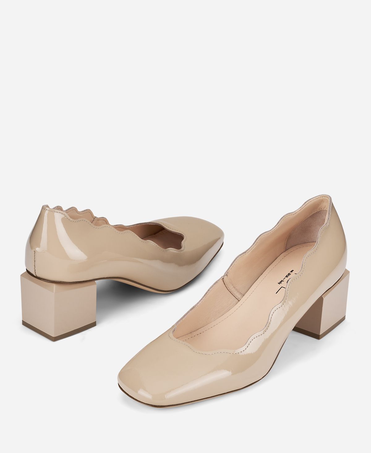 靴 CLANE WAVE SQUARE PUMPS 中古・古着通販】CLANE (クラネ) WAVE SQUARE PUMPS ホワイト
