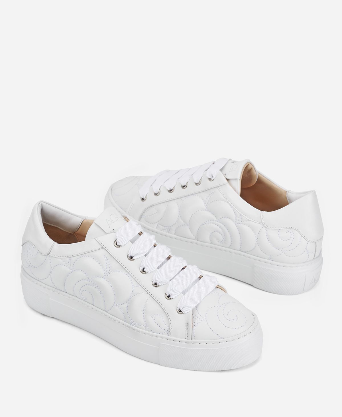 【A4S_白色】【G2S_白色】【SBH】 Floral-motif sneaker White Alisa | AGL Shoes