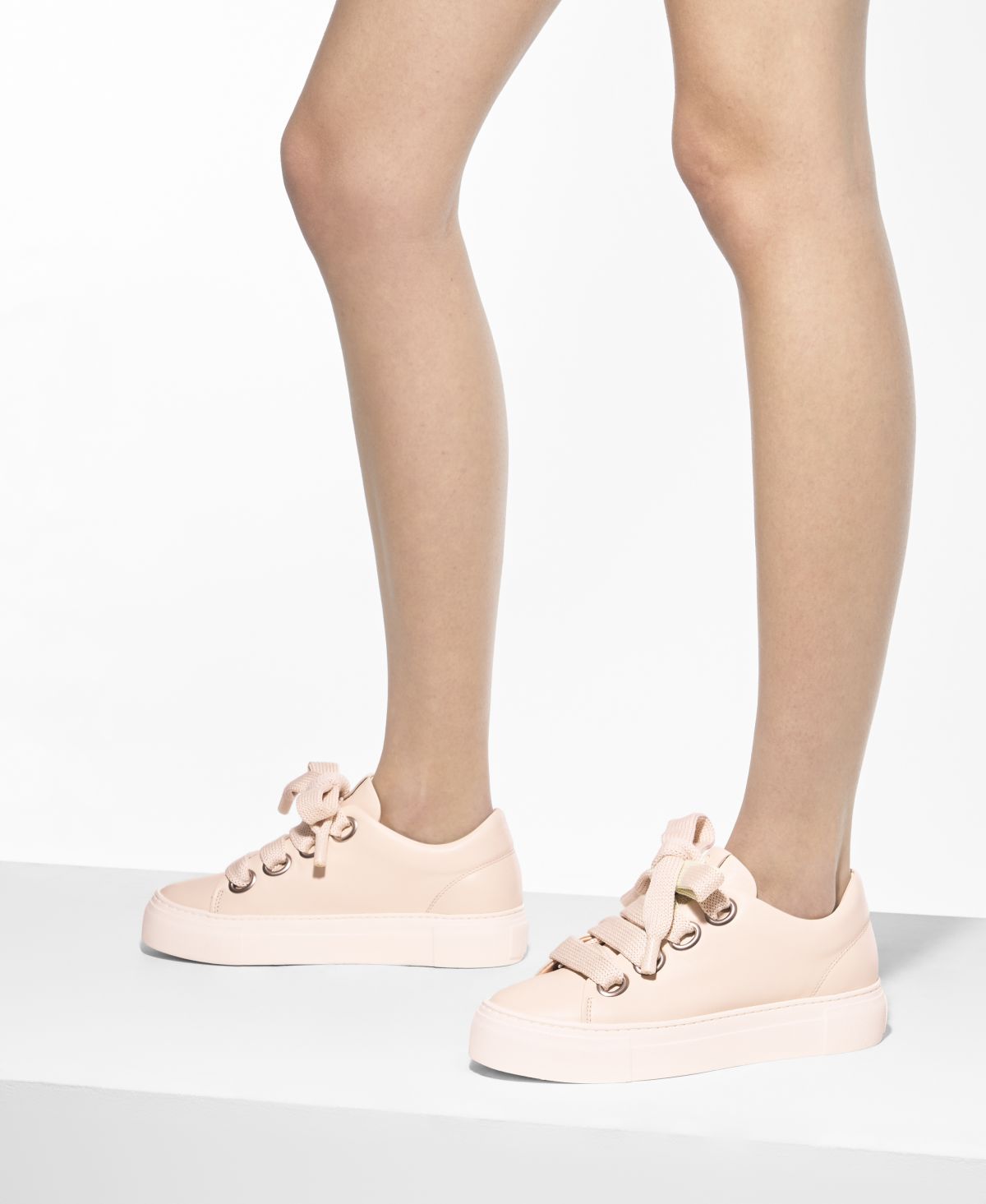 Sneaker with oversized laces Ivory Pauline | AGL Shoes