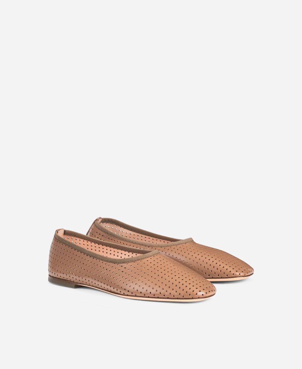 Perforated ballet flat Cognac Lucy | AGL Shoes