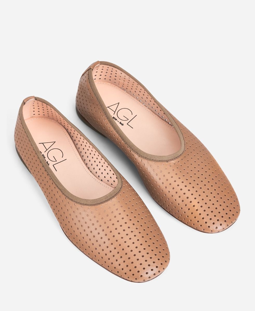 Perforated ballet flat Cognac Lucy | AGL Shoes