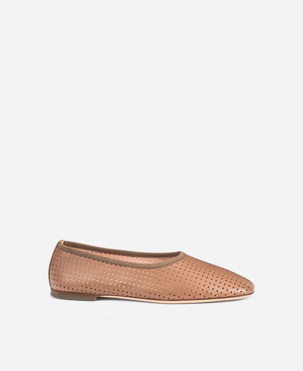 Perforated ballet flat Cognac Lucy | AGL Shoes